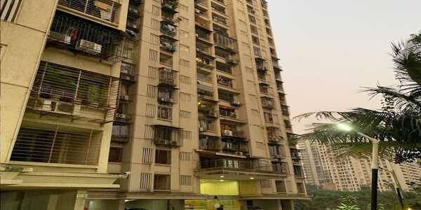 2 BHK Residential Apartment of 975 sq.ft. Area for Sale at Evershine Embassy, Andheri West.