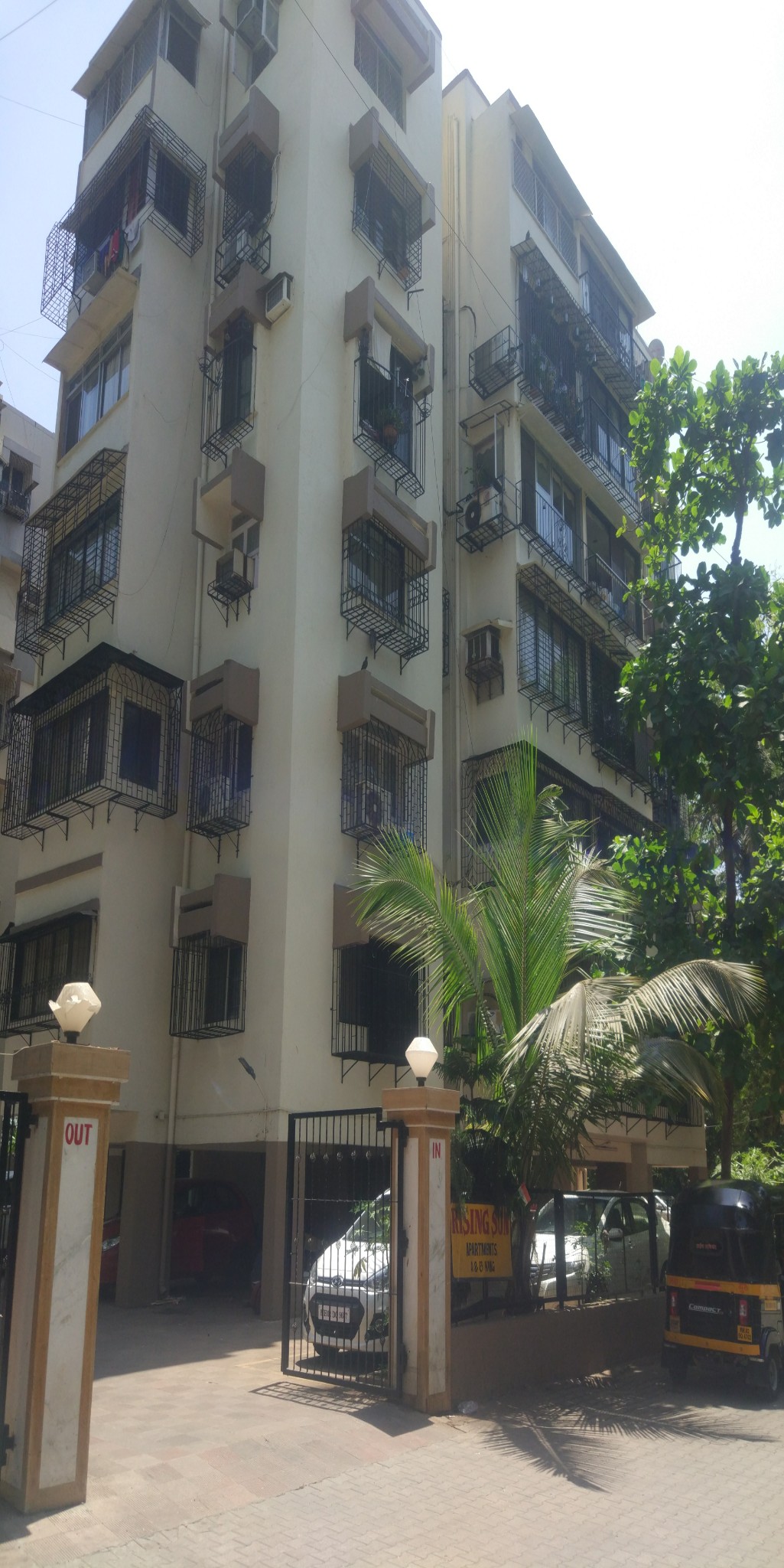 2 BHK Apartment at Juhu Tara Road, Juhu. for RENT Bombay Property