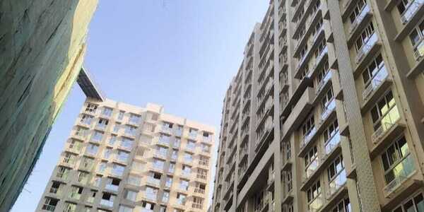 Rent 5.5 Bhk in Andheri W, Platinum Life, DN Nagar.