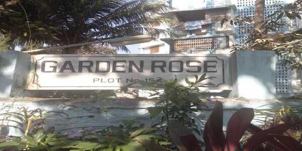 4 bhk with 1700 sq.ft carpet area for Sale in Garden Rose Society, Andheri West.