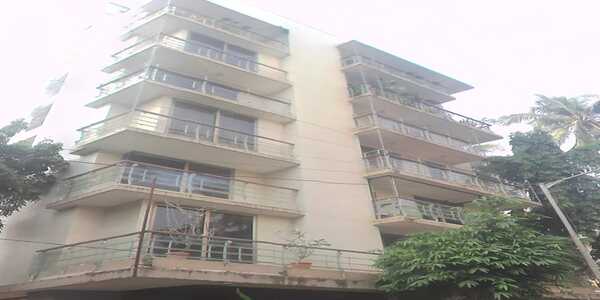 Semi Furnished Duplex Apartment of 3000 sq.ft. Carpet Area with Balcony for Rent at Deepika, Pali Hill, Bandra West.