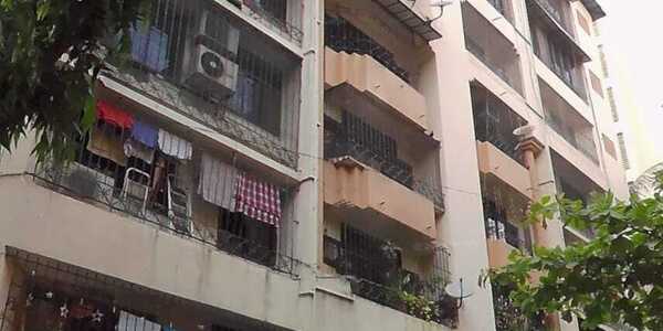 Rent S/F 3 Bhk in Khar W, Gulshan, 14th Rd.