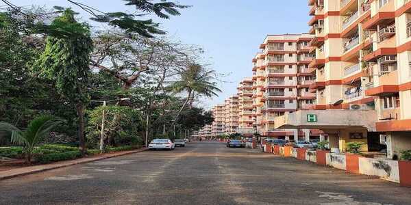 Sale F/F Sea View 2Bhk, Juhu Tara Rd, 863sft, Maker Kundan Gardens.