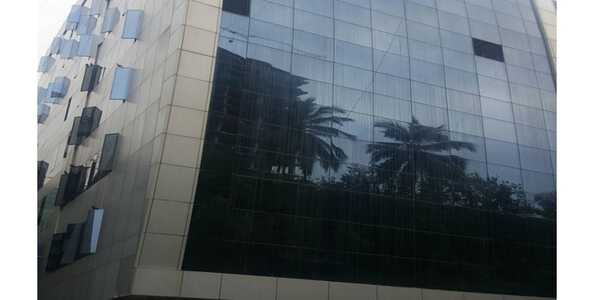Office 650 sq.ft carpet for Sale in Peninsula Plaza, Andheri West.