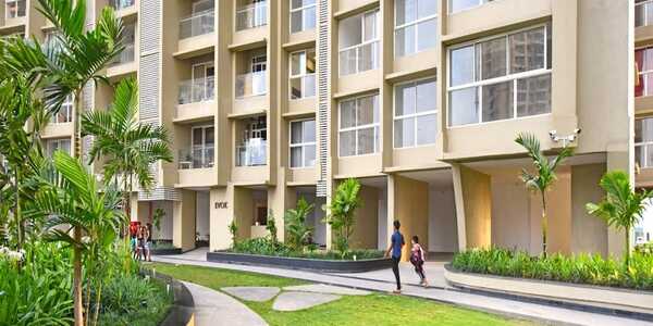 3 bhk with 1370 sq.ft carpet area for Sale in Runwal Elegante, Andheri West.