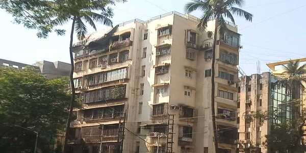 Sale Furnished 1 Bhk, Khar W Linking Rd, 450sft, Link Apt.