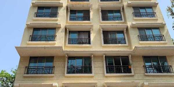 Sale 2 Bhk, 685 st, in Khar W, Vienna, Rd no. 3.