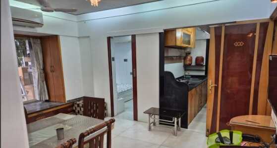 Rent F/F 2 Bhk, at SV Rd, Vile Parle W | Bachelors and Family.