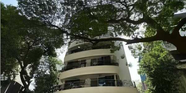 Rent S/F 3 Bhk, Khar W 17th Rd, with Balconies, Supreme Pearl.