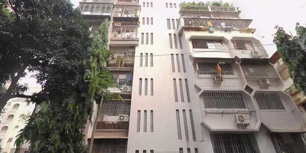 Pre Leased Sale, F/F 2 Bhk 825 sft, in Khar W, Vasu Bhavan.