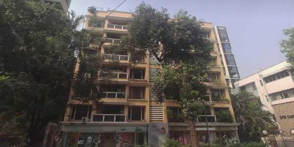 Sale 3 Bhk, 1600 sft, at Santacruz Linking Rd, Usha Villa.