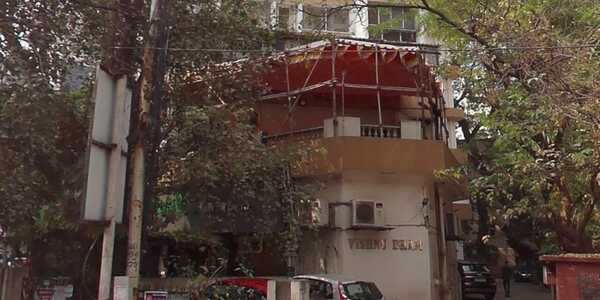 Rent F/F 2 Bhk, 1250 sft, at Linking Rd, Khar W, Vishnudham.