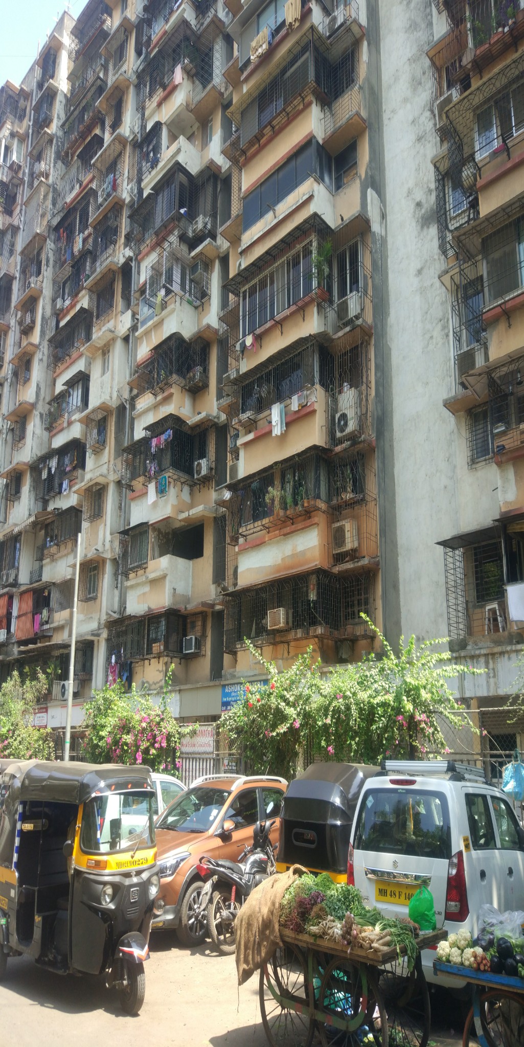 2-bhk-apartment-for-sale-at-gulmohar-road-juhu-for-sale-bombay-property