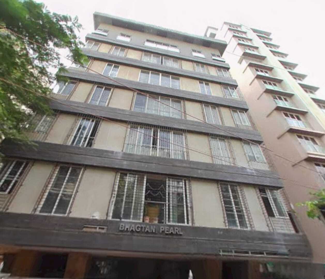 Bhagtani Pearl, Santacruz West