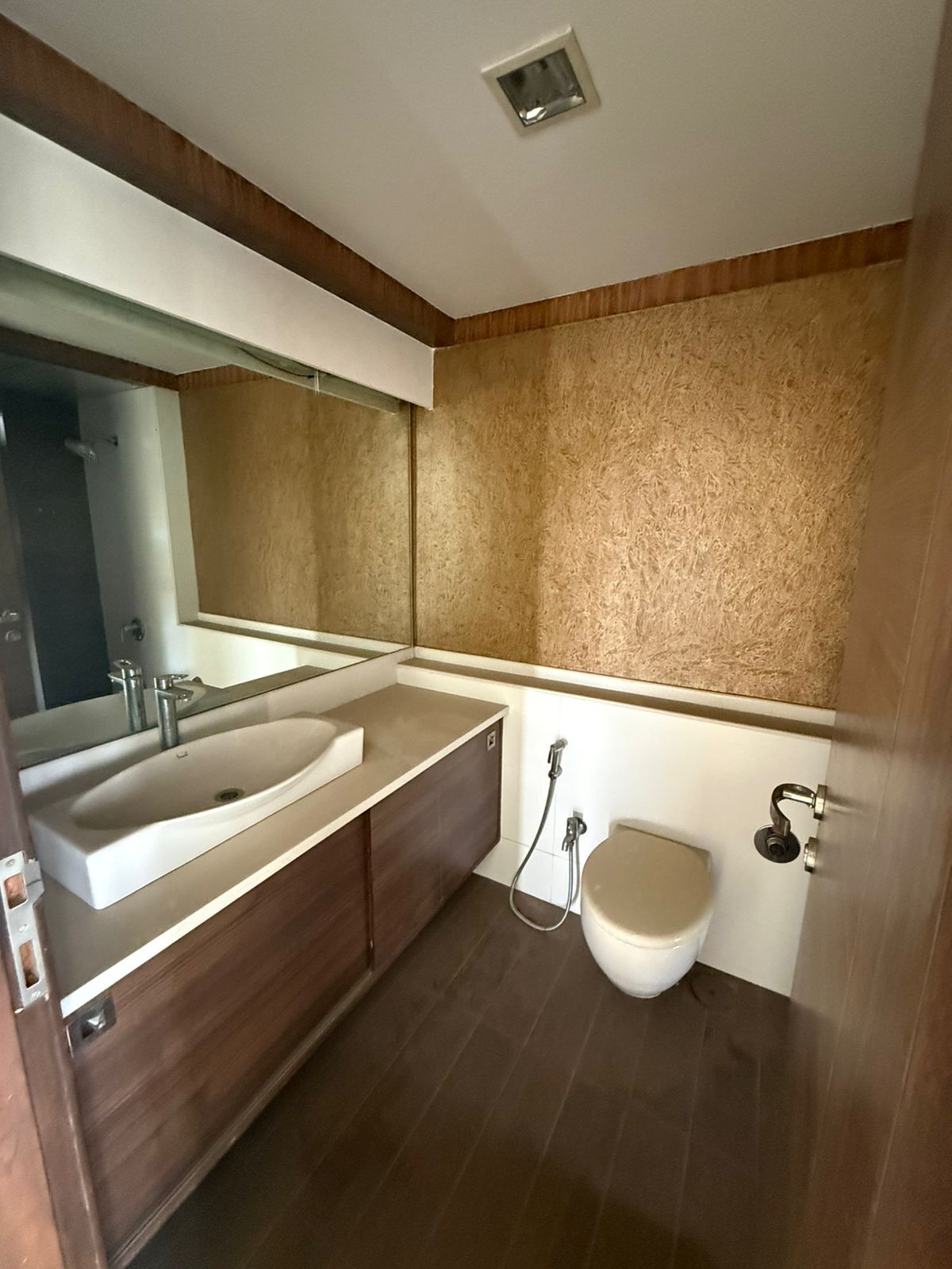 Bathroom. In 4 bhk for Rent Juhu Scheme