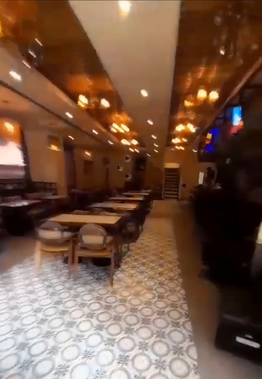 Rent 4400 sft Commercial place in Andheri West.