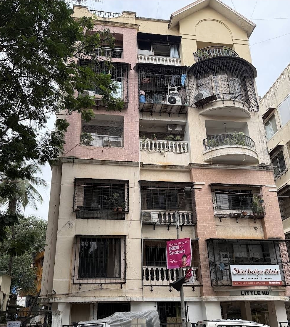Little Hut, Bandra West.