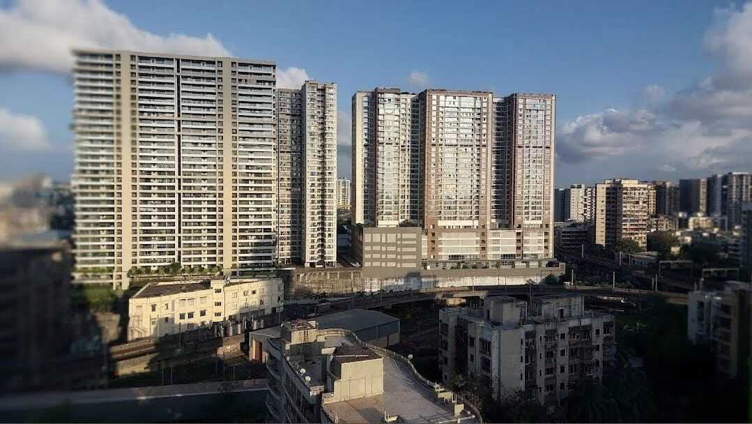 HDIL Metropolis, Andheri West.